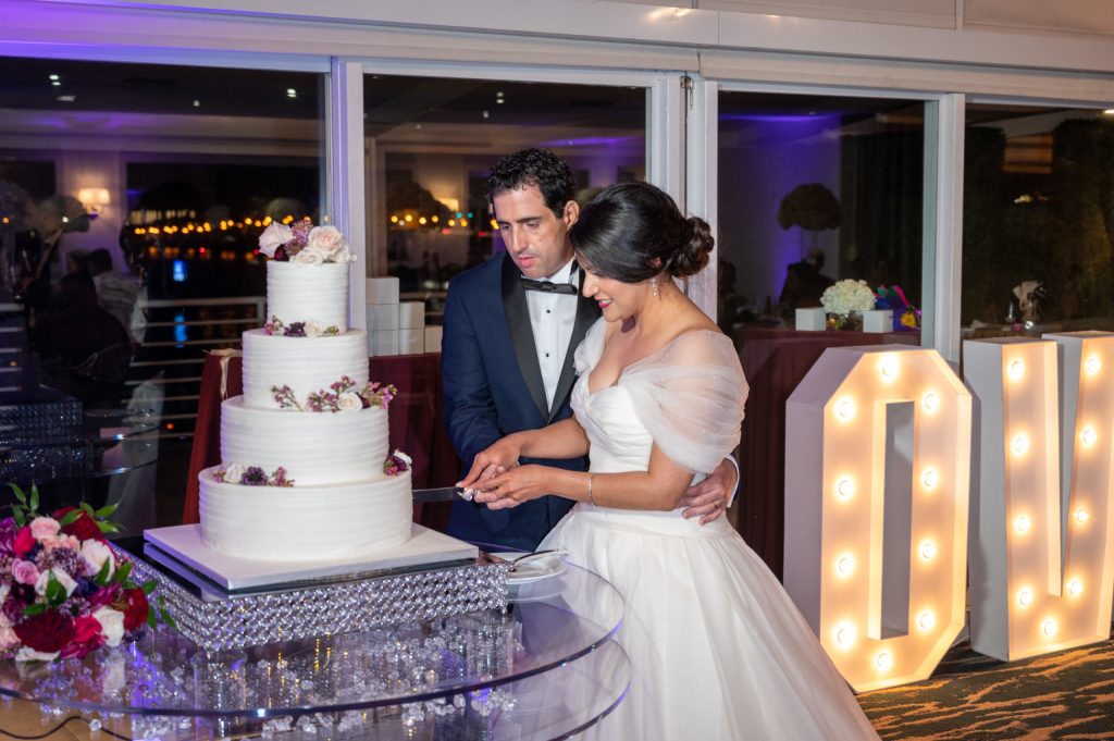 How to Choose a Wedding DJ in Miami Lakes, Florida 3 Best Wedding DJ
